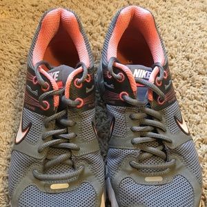 Nike Flywire Athletic Shoes